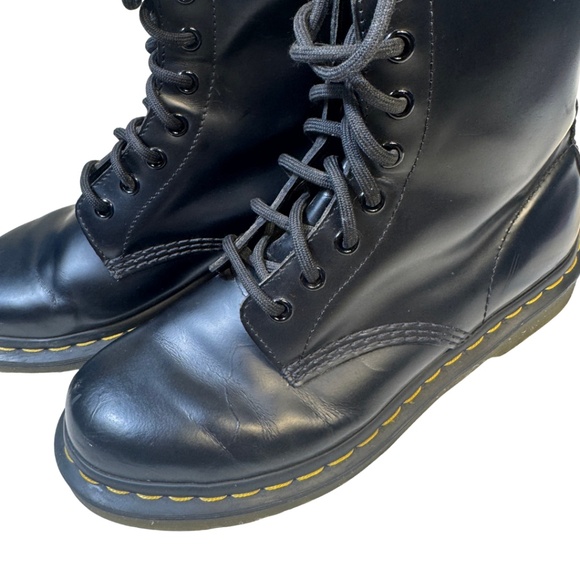 Dr. Martens 1460 Black Leather Combat Boots Women’s 7/EU 38  Classic 8-Eye Style - Picture 6 of 15